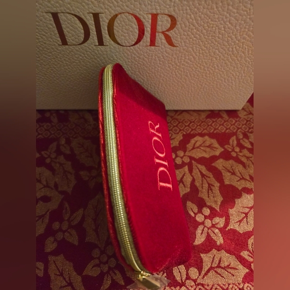 D Authentic Red Pouch - Picture 3 of 3